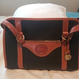 Vintage Dooney &Bourke all leather black handbag.